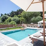 Villa Oasis Luxury 2 *
